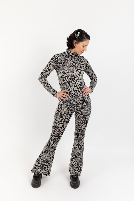 Set Animal Print Olivo Legging Acampanado